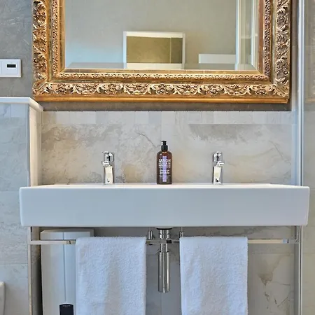 Luxus-ferienwohnung In Flensburger Innenstadt - Schmuckstuck Apartment