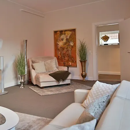 Luxus-ferienwohnung In Flensburger Innenstadt - Schmuckstuck Apartment